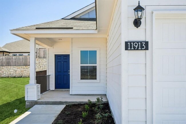 Photo - Beautiful 4-Bedroom Home | Pet Friendly | Fenced Backyard | 2-Car Garage
