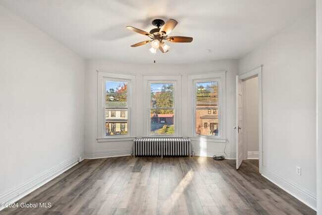 Photo - 776 Pawling Ave Unit 2
