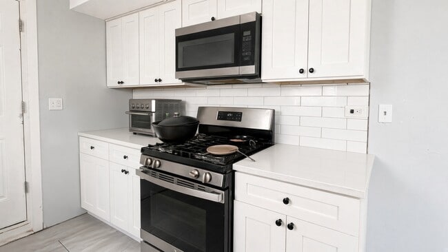 Photo - 3338 W Bryn Mawr Ave
