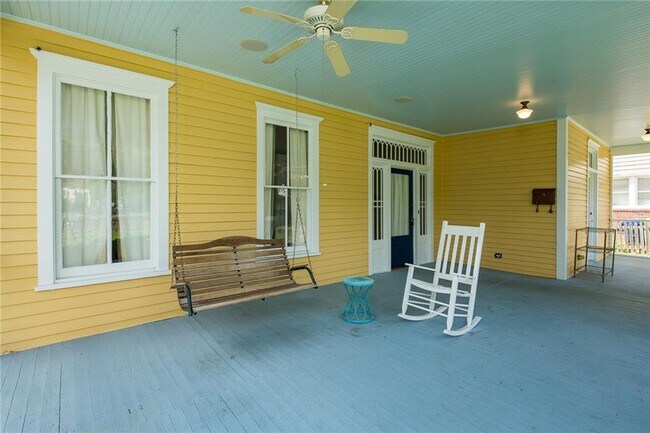 Photo - 765 Woodland Ave SE