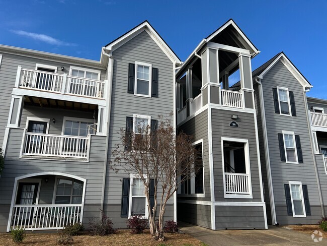 Building Photo - The Pointe @ JSU Rental