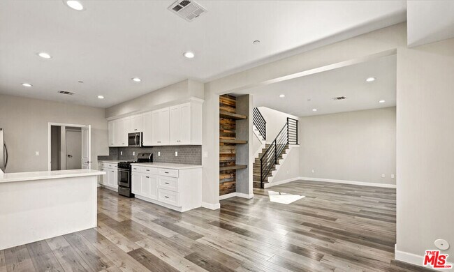 Photo - 14528 Killion St