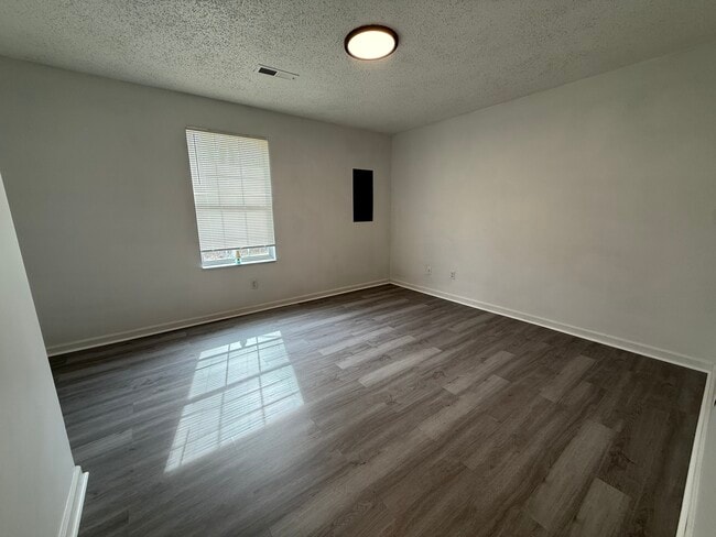 Photo - Wolf Manor Unit A