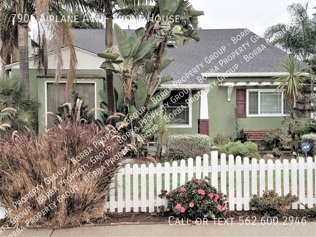 Building Photo - 7906 Airlane Ave Unit Front House