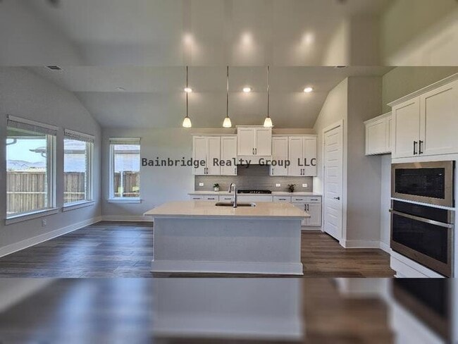 Building Photo - 3/2/2 w/office - Space & Functionality in ... Rental