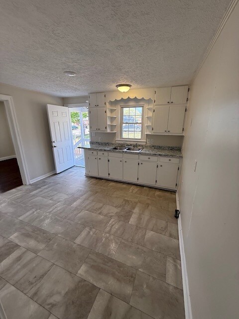 Photo - 1904 N Main St