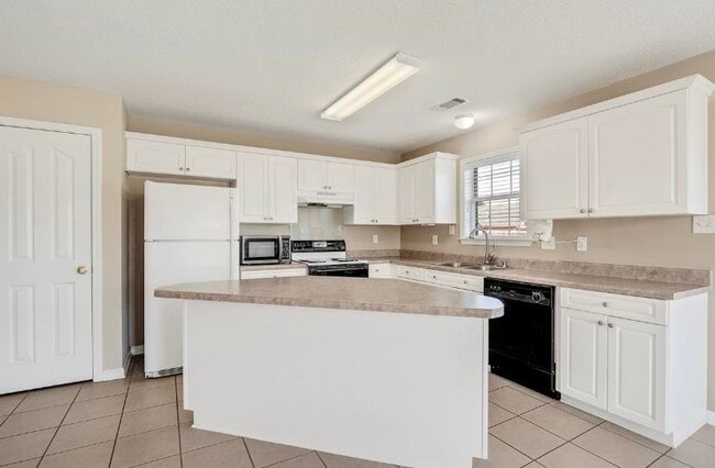 Photo - 5068 Welbourne Cove
