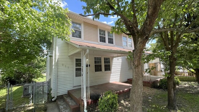Building Photo - Excellent Location Near Old Hickory Lake