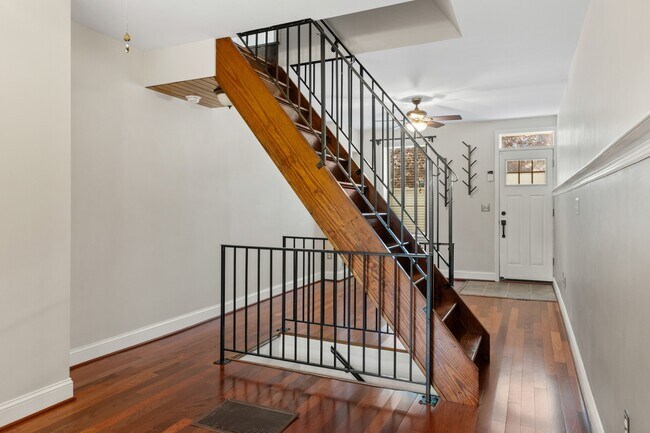 Photo - 1524 E Clement St