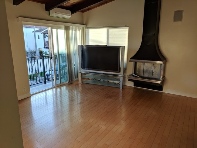 TV/Fireplace - 141 Corona Ave Unit 3