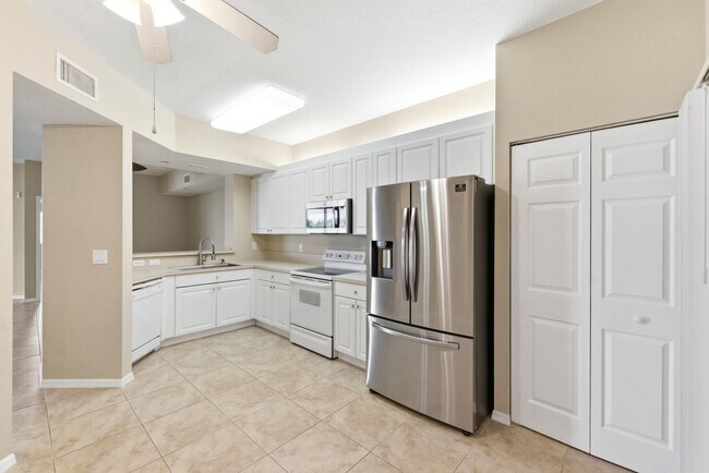 Building Photo - 7765 Yardley Dr Unit 107