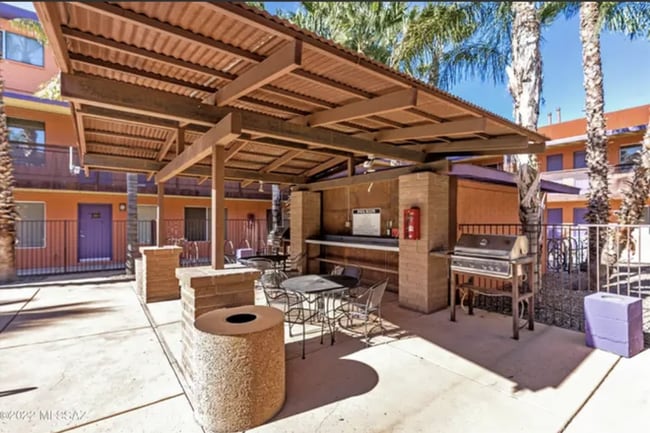 Building Photo - 55 N Cherry Ave Unit 209