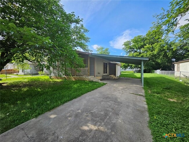 Building Photo - 1203 Karen Dr