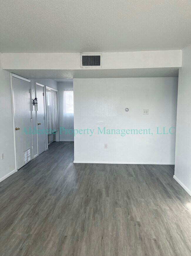 Photo - 401 Tennessee St SE Unidad D