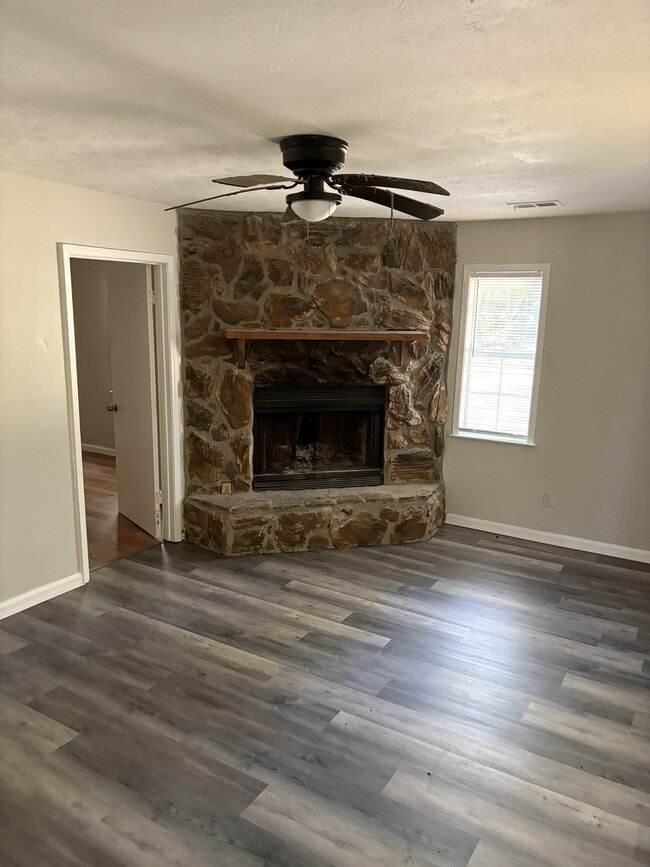 Photo - 2409 Poplar St