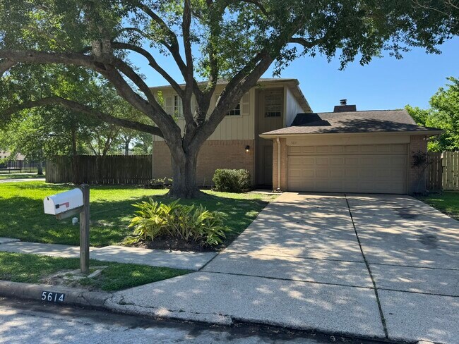 Photo - 5614 Country Green St