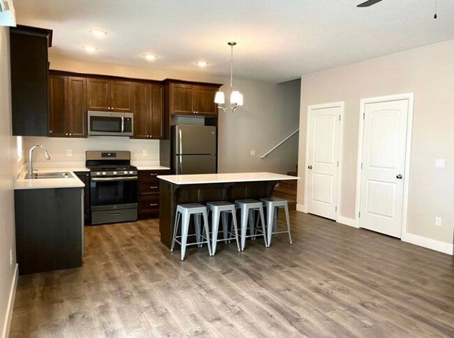 Photo - 173 E Fiddlers Canyon Rd