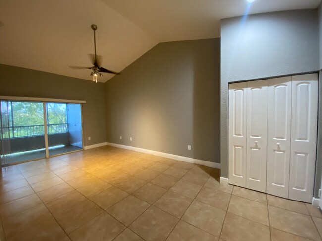 Photo - 2803 N Oakland Forest Dr Unit 309