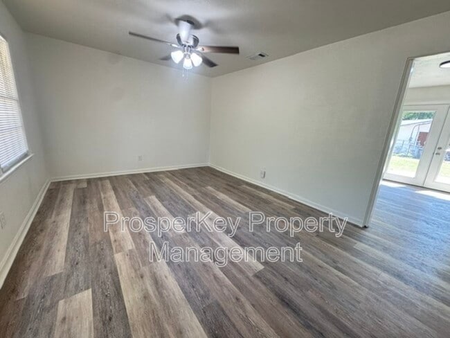 Photo - 5004 Kingston Dr