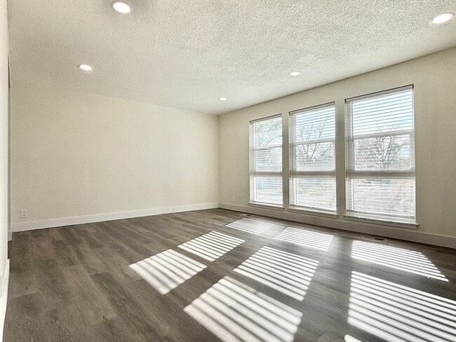 Photo - Beautiful Sandy Remodel Near Union Park!