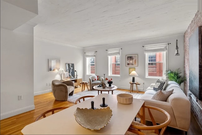 Photo - 156 Prince St Unit 11