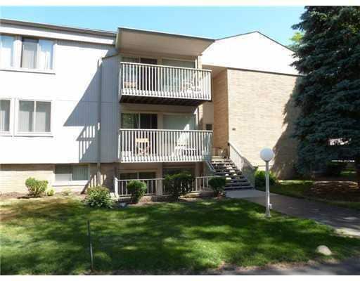 Photo - 2319 Packard St Unidad B106