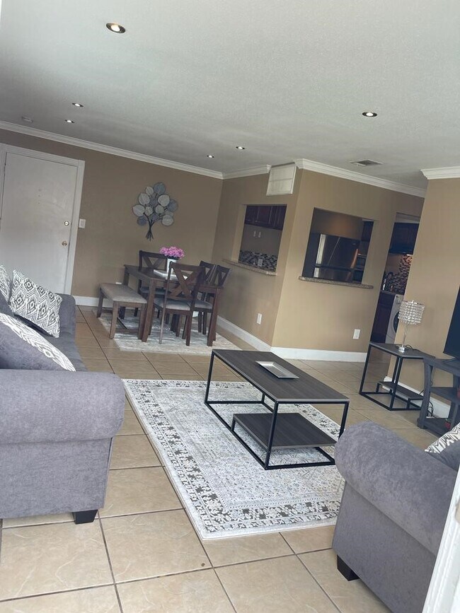 Photo - 2201 Fountain View Dr Unit 3