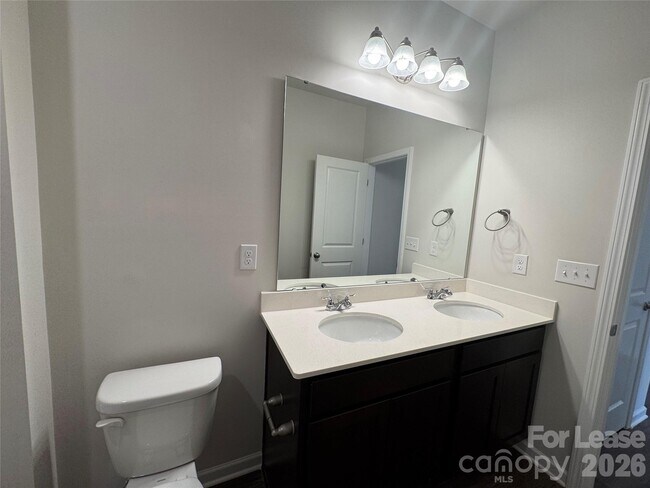 Photo - 106 Titanium Dr