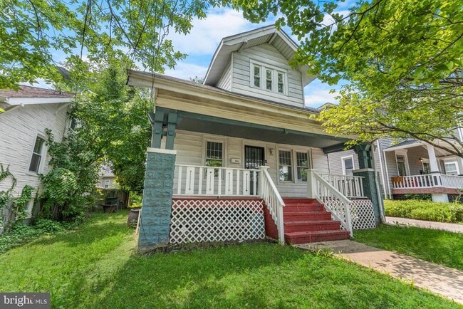 Building Photo - 3006 South Dakota Ave NE Rental