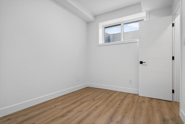 Photo - 4603-BSM21 21 Ave NW Unit 2