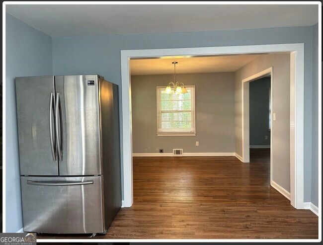 Photo - 2354 Greenglade Rd NE