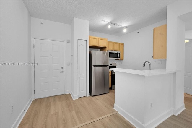 Photo - 6001 SW 70th St Unidad 208