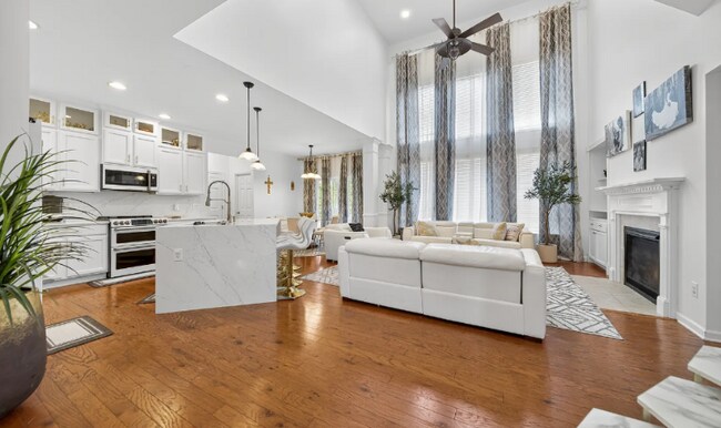 Photo - 1321 Avery Park Ln