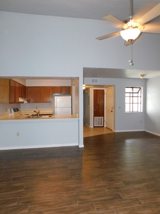Photo - Spacious 2/2 Marchwood townhouse!