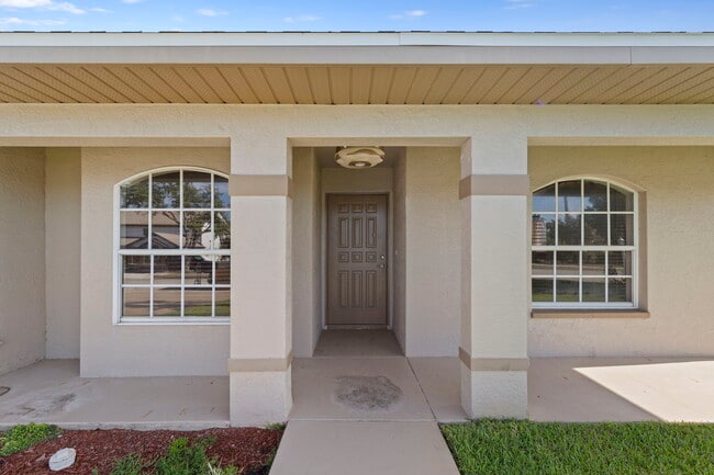 Photo - 409 SW 47th Ter
