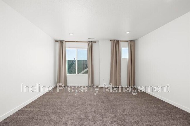 Photo - 1113 E Yard Row