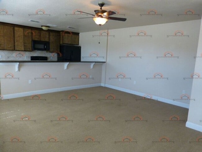 Photo - Spacious 2 Bedroom 2.5 Bath Duplex