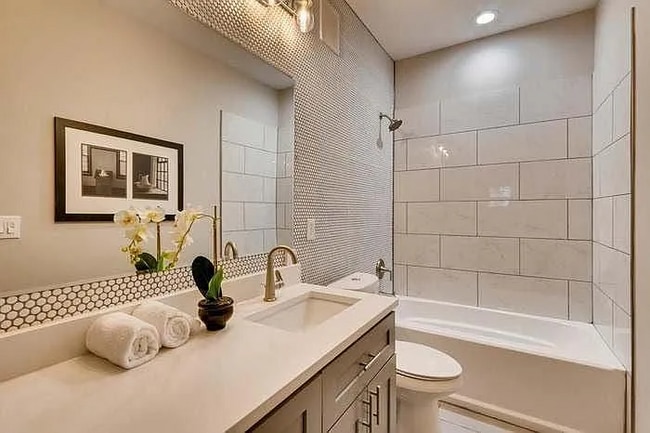 Building Photo - 816 Beechwood Ave SW