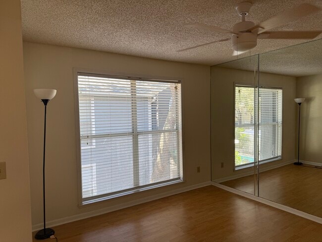 Building Photo - 606 S Albany Ave Unit 7 Rental