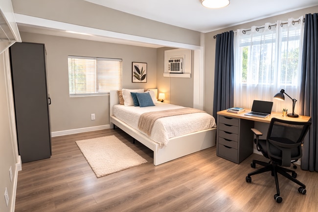 Habitación privada con baño - 1248 W 24th St