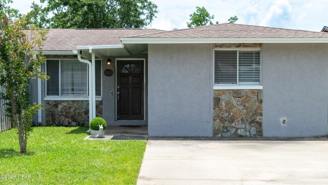 Building Photo - 1029 Bradley Cir
