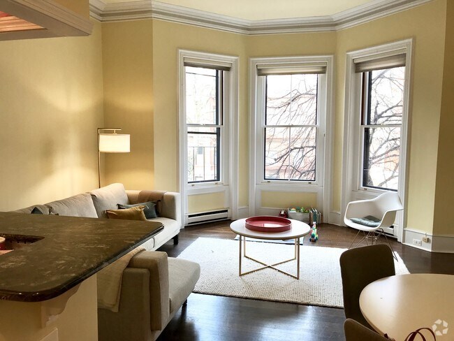 Building Photo - 241 Beacon St Unit 3 Rental