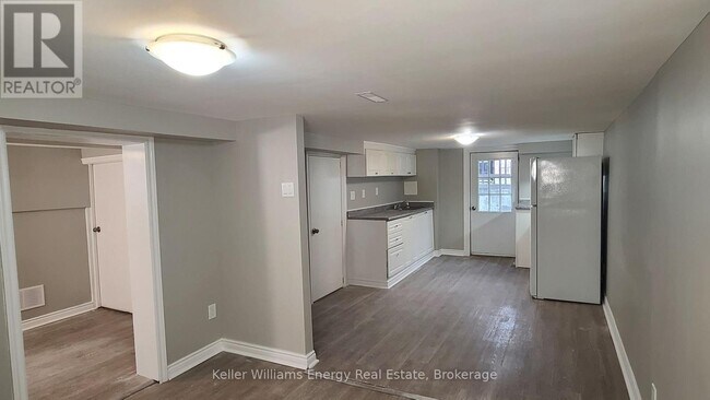Photo - 201 Celina St