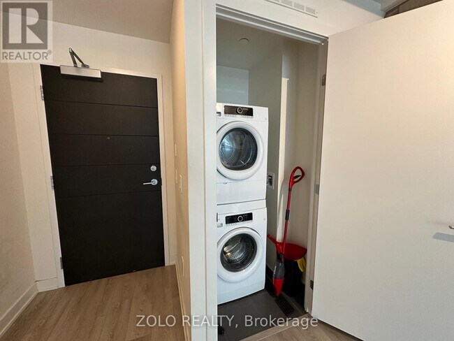 Photo - 212 King William St Unité 1307