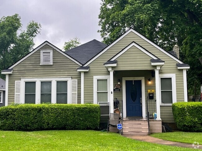 Building Photo - Broadmoor Rental