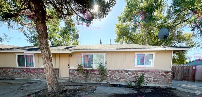 Building Photo - Charming 2-Bedroom Home with Amenities and...