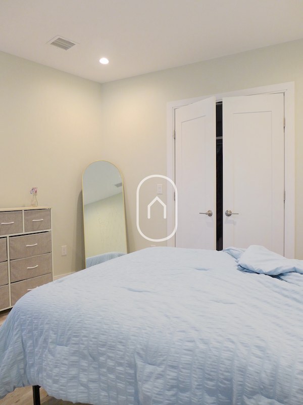 Photo - 714 Parker St