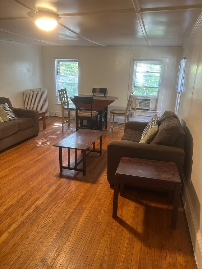 Photo - 509 E Buffalo St Unidad 3