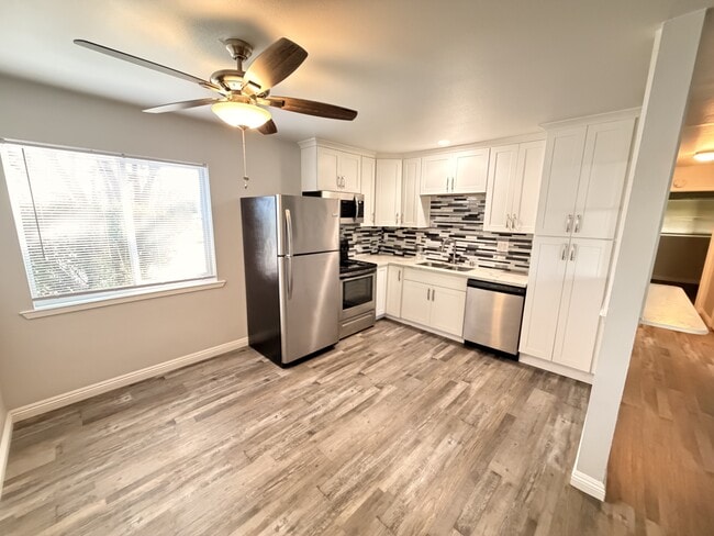 Photo - 5498 Carlson Dr