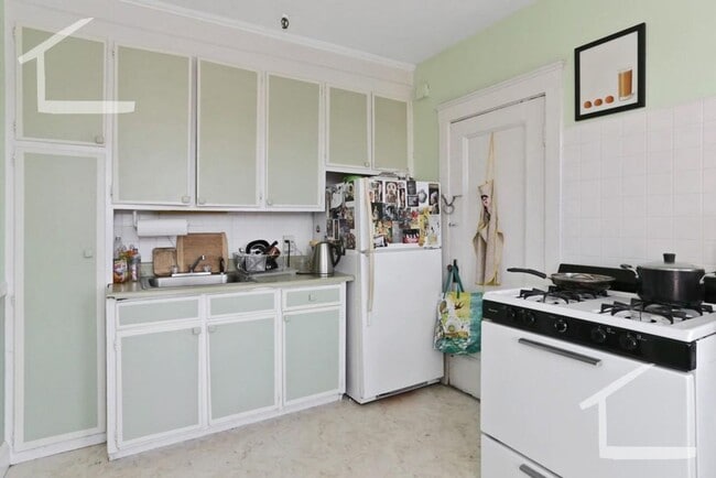 Photo - 70 Strathmore Rd